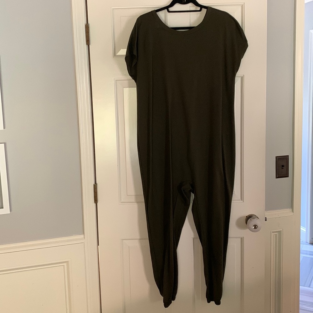 Pinkblush maternity jumpsuit size M